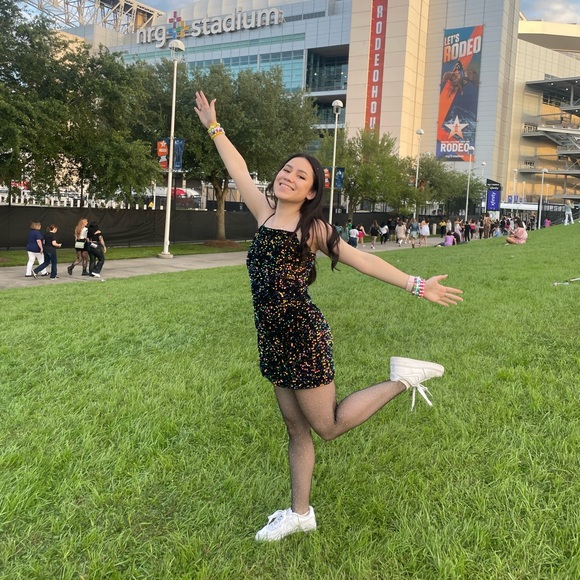 Meet your Posher, Maddie - Picture 2 of 6